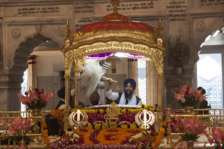 Delhi: tour mattutino spirituale, visita ai templi e colazione