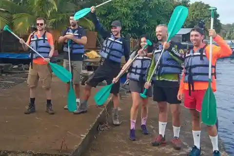 Tortuguero: Guided Canoe Tour "An Unforgettable Experience"