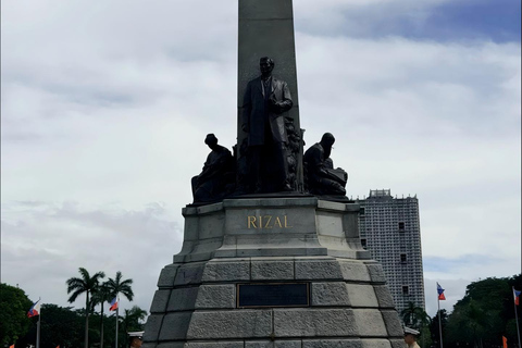 Manila: Bay Sunset Walk & Stories of the Historic Coast