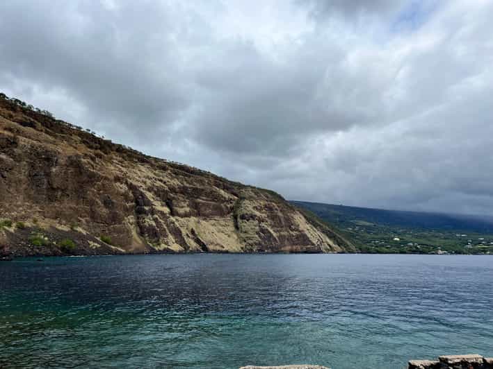 Kealakekua hike and snorkel with Native Hawaiian