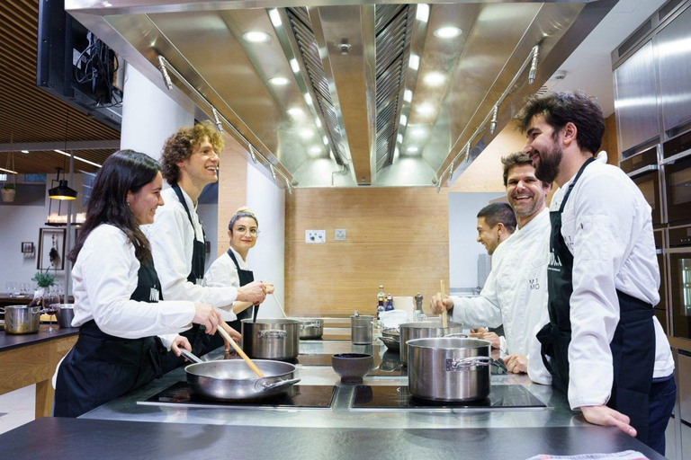 San Sebastián: Cooking Class with Wine & Lunch Market & Fish
