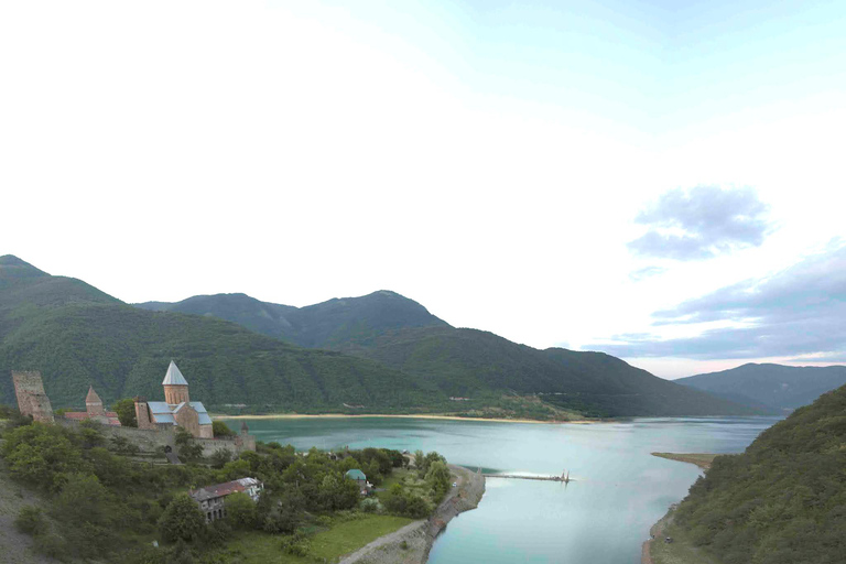 Tbilisi: 4-Day Georgia and Armenia Tour with Guide