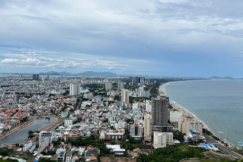 Vung Tau privétour door de stad en over straat eten met vrouwelijke gidsVoedsel is uitgesloten