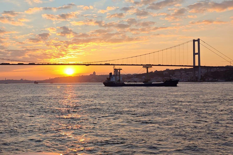 Explore Istanbul: Daily Scenic 2-Hour Bosphorus Cruises Sunset Cruise