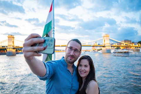 Budapest: 60-Minute Sightseeing Cruise on the Danube Evening Budapest: 60-Minute Sightseeing Cruise on the Danube