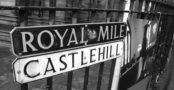 Edinburgh: 1968 Murder Mystery Hunt by The Royal Mile