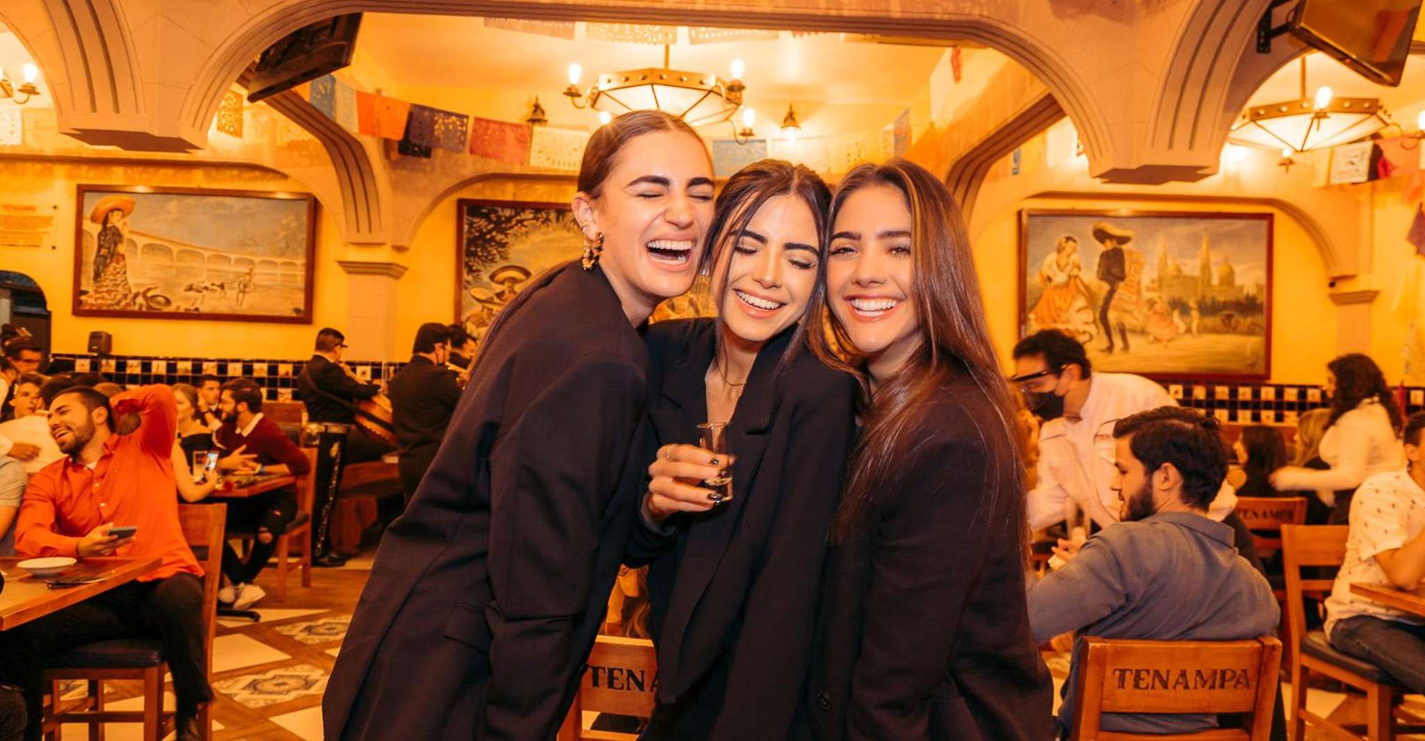 Tour notturno di Mariachis con spettacolo a Garibaldi e Tacos - Hizvo