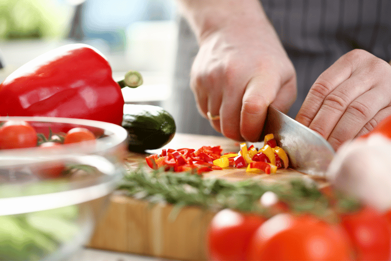 Denver : Cours de cuisine pratique avec le chef KevinCours de cuisine de paella avec le chef Kevin