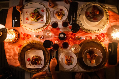 Dîner romantique tout compris à bord d'un luxueux yachtDîner romantique Catamaran 42' Lagoon