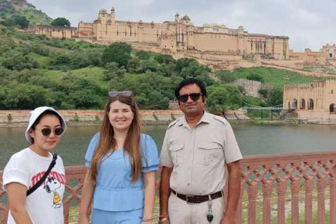 Jaipur Tour (Cidade Rosa) de carro saindo de Delhi - Tudo incluídoCarro Ac + Guia + Entradas