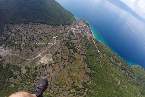 Ohrid Experiencia de parapente con servicio de recogida