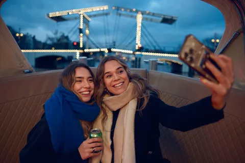 Amsterdã: Cruzeiro noturno aconchegante pelo canal com opção de bar aberto