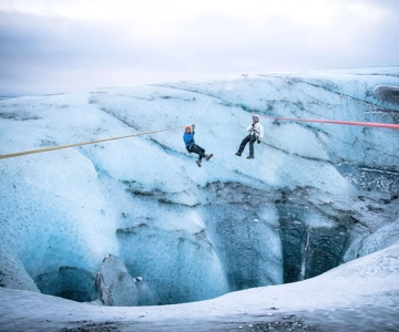 Islande : Excursion en tyrolienne sur les glaciers avec randonnée ou visite d'une grotte de glace