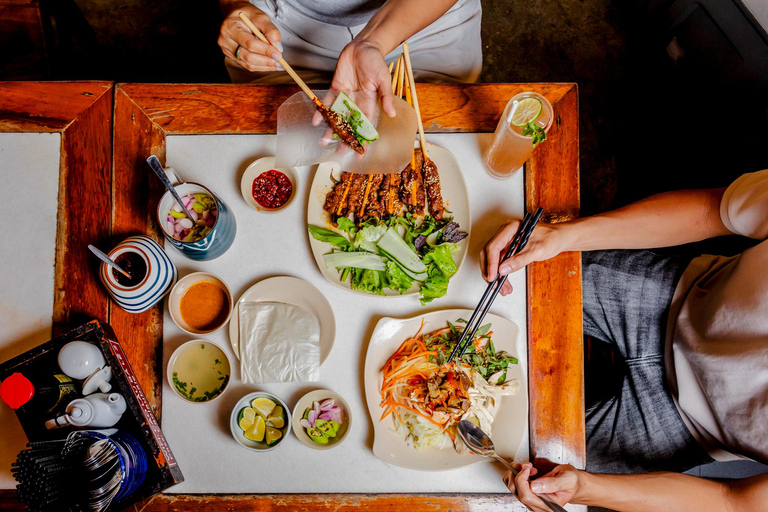 Hoi An Bites Food Tour with 15+ Tastings