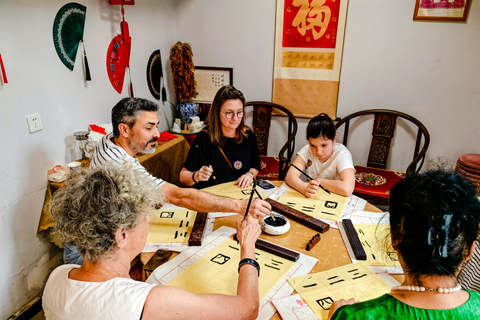 Pekín: Excursión Cultural por los Mejores HutongsPeleas de grillos con el maestro Liu