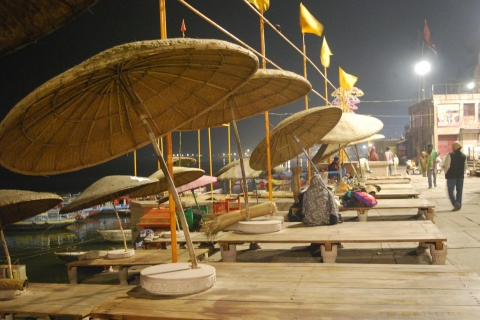 Varanasi Day Tour - bateau, marche, temple de yoga, lutteVisite de Varanasi