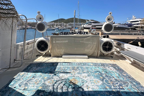Ibiza: Solar Eclipse Cruise with Lunch, Drinks, and DJ