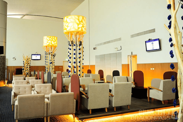 Ho Chi Minh: Acceso a la sala VIP del aeropuerto internacional de Tan Son NhatSalidas internacionales T2: Sala Rose