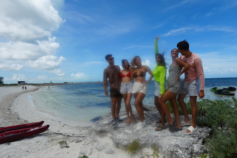 Cancun: Mopeds Adventure! 90 min Guided Tour in Hotel Zone