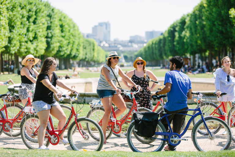 Paris Bike Tour: Eiffel Tower, Place de la Concorde & More Tour in English