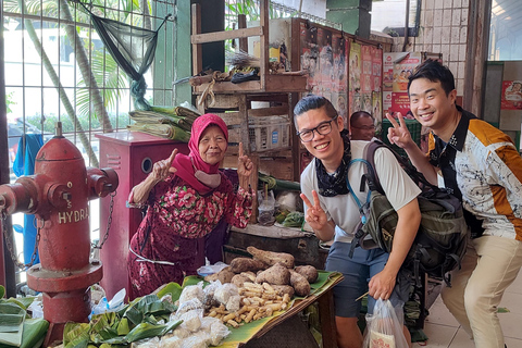 Yogyakarta: clase de cocina con visita al mercado y servicio de recogida del hotelClase de cocina con servicio de recogida del hotel