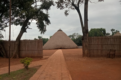 Kampala's Faith, Knowledge & Royalty: A Day Tour with Pickup