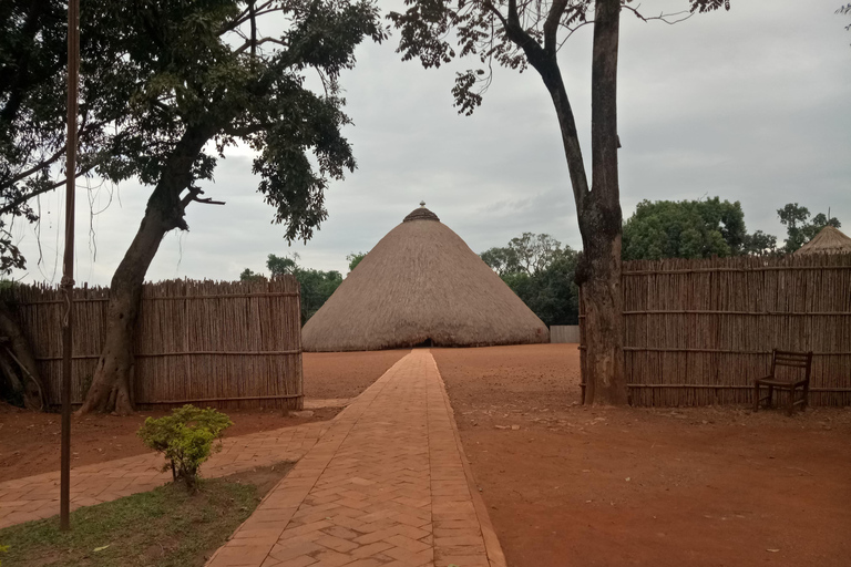 Kampala's Faith, Knowledge & Royalty: A Day Tour with Pickup