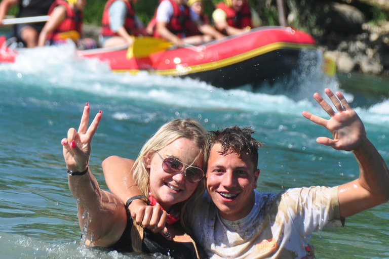 Desde el lateral: Excursión de rafting en el cañón de Köprülü