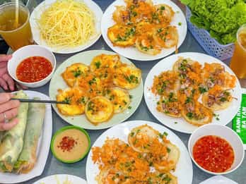 Tour privato dello street food di Da Nang con studenti locali