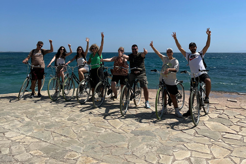 Aventura ciclista junto a la playa: Vuelta a Atenas con parada para nadar