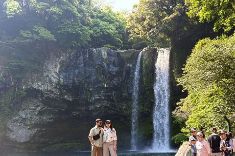 Jeju Small Group Tour incl. Yacht Cruise, Falls & Mt.Halla Jeju Small Group Tour with Yacht Cruise, Falls & Mt.Halla