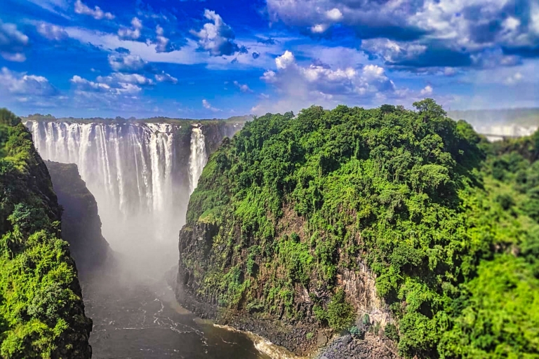 Victoria Falls: The view of the Falls and Historic Bridge Victoria Falls: Bridge Experience