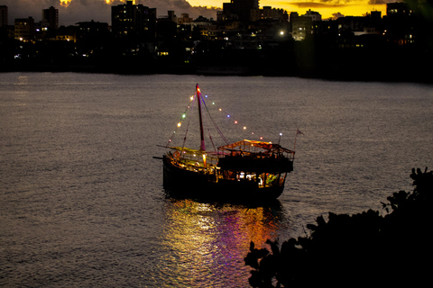 مومباسا: رحلة بحرية مسائية على متن قارب الداو مع عشاءمومباسا: رحلة قارب الداو المسائية مع عشاء