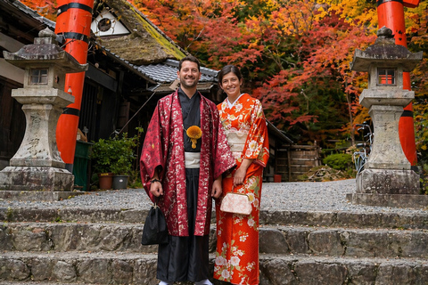 Kyoto: Arashiyama Kimono Rental with Free Hairstyling Premium Kimono Upgrade (Furisode / Samurai Hakama)