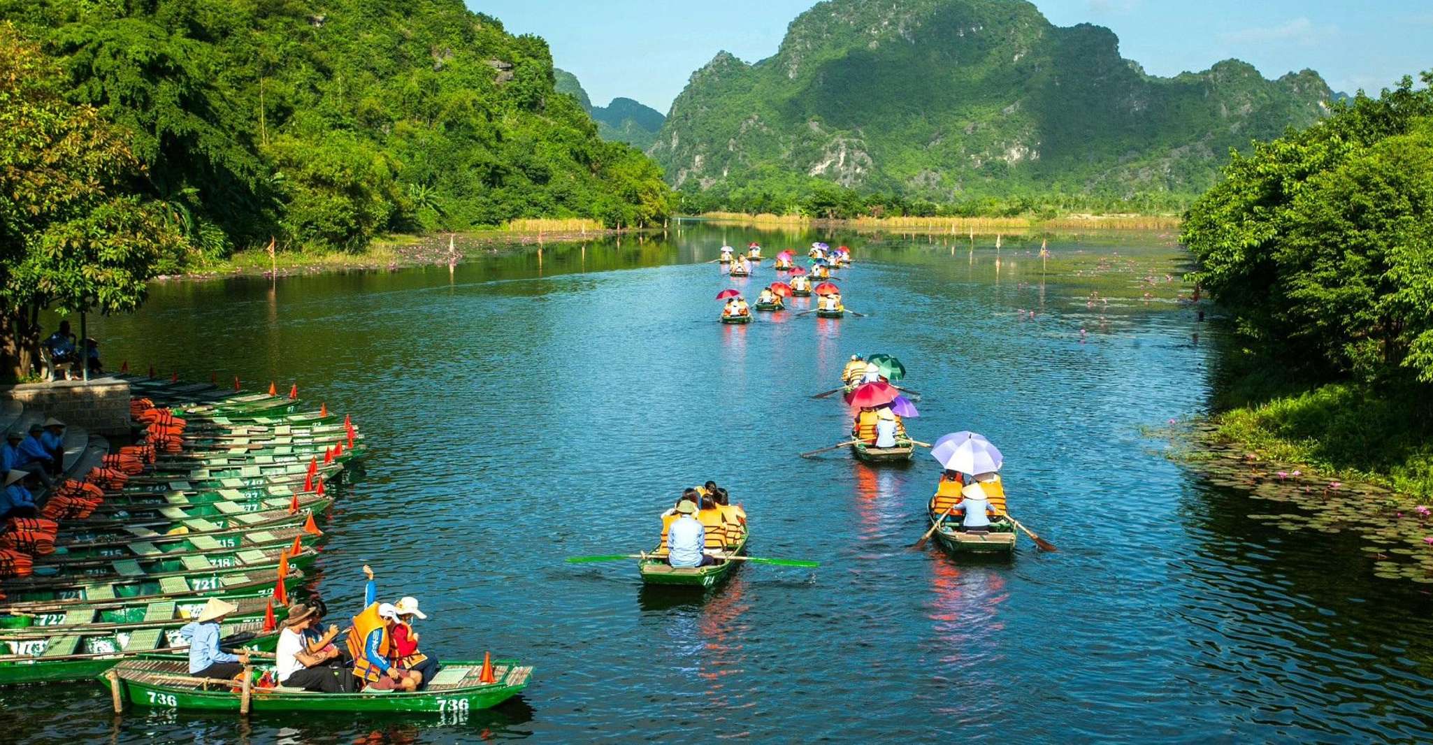 Hanoi, Ninh Binh Day Trip with Tam Coc, Hoa Lu & Mua Cave - Housity