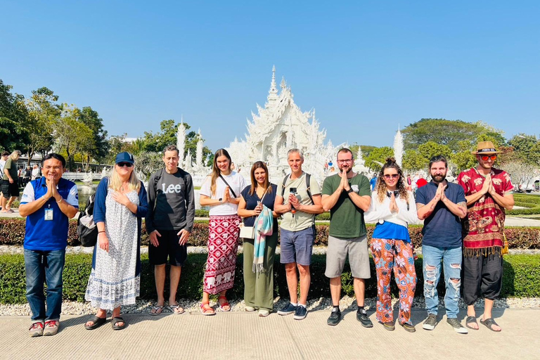 Chiang Mai: Chiang Rai-White-Blue-Big Buddha &amp; Lalitta Café[Privat] Chiang Rai-Weiß-Blau-Big Buddha &amp; Lalitta Café