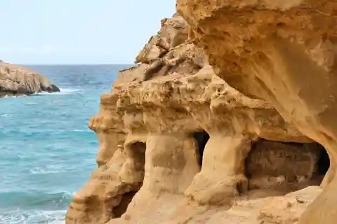 From Heraklion: A Relaxing Day Tour to Matala Hippie Beach
