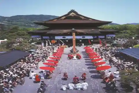 Nagano Private Day Trip, zenkoji temple with Guide&Pickup