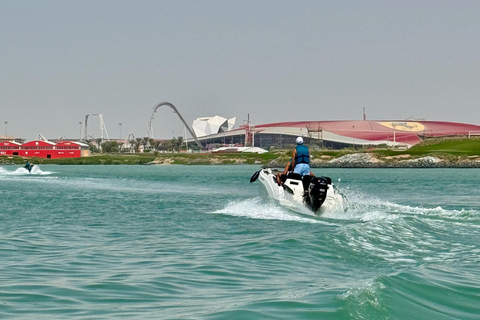 Tour de áudio pela Ilha Yas, condução própria guiada em grupo, fácil e divertidoSeaRay 25 FT • Com o capitão Bayside • Perfeito para até 6 pessoas