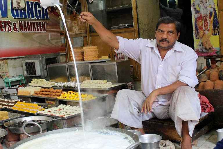 Agra : visite à pied, street food, bazars d&#039;épices et tuk-tukVisite privative avec guide et Tuk-Tuk uniquement