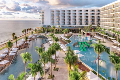 Private transfer from CUN Airport to Hilton Cancun