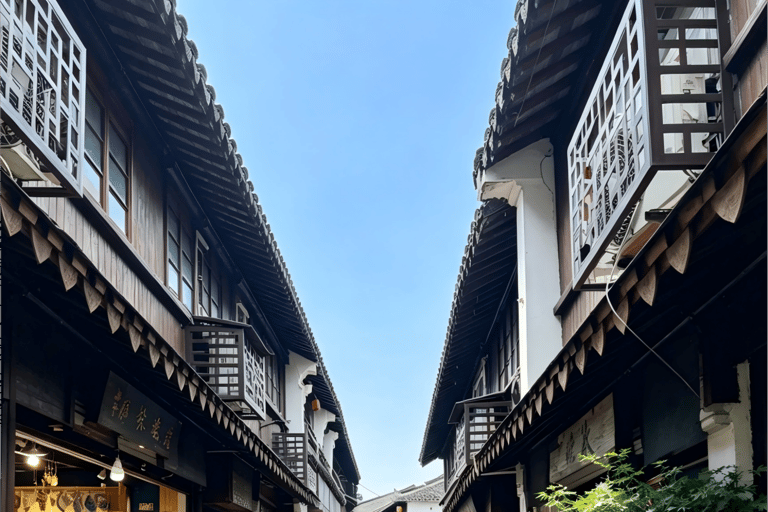 One Day at Shanghai Film Park and Zhujiajiao Water Town