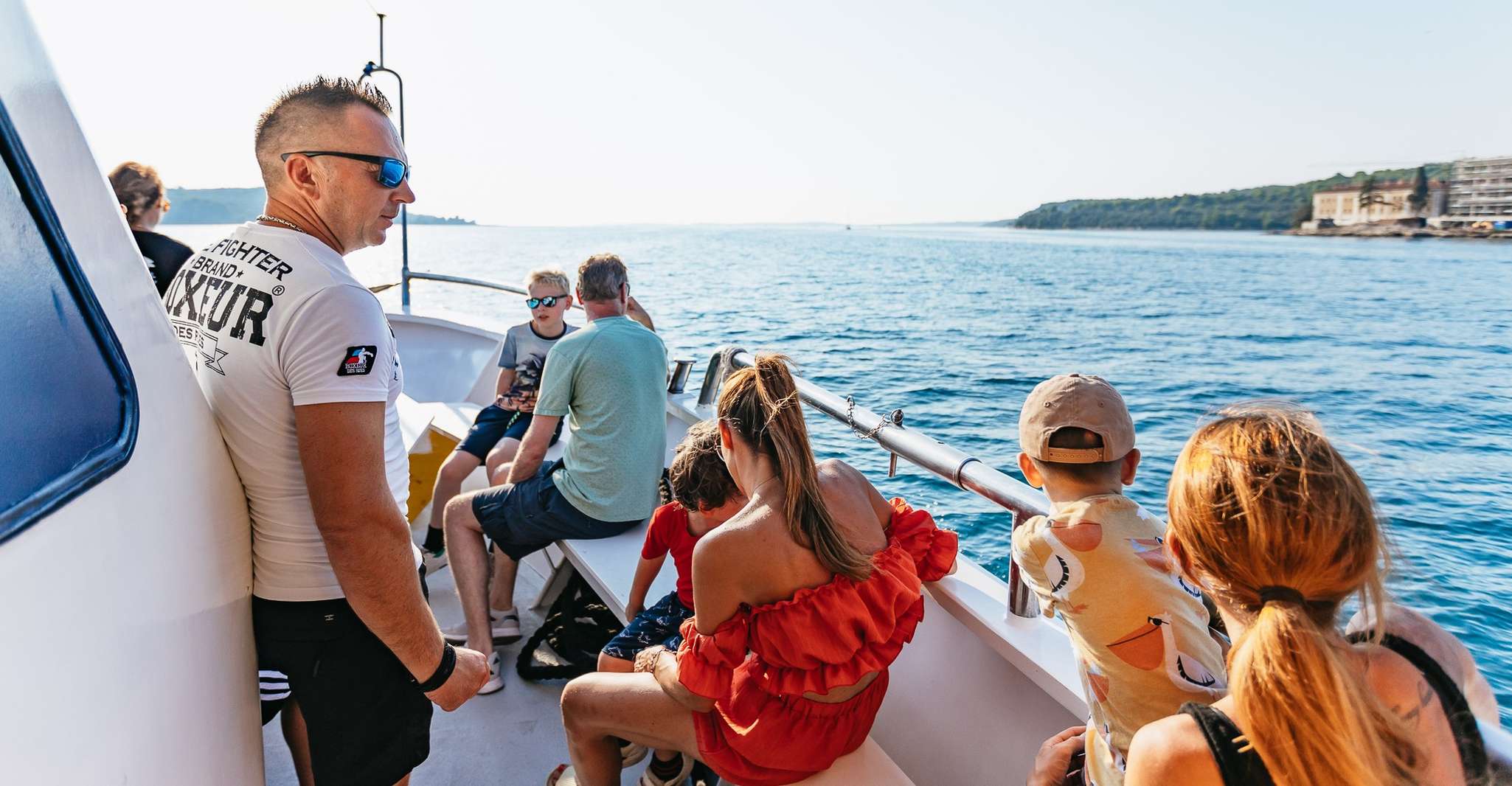 Pula, Exclusive Dolphin & Sunset Cruise with Dinner & Drinks - Housity