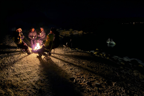 Tromsø: Northern Lights Tour with Photos & Snacks