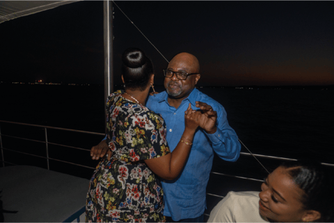 Cartagena: Sunset on Cartagena Bay aboard the Flamante Catamaran Cartagena: Sunset over Cartagena Bay aboard the Flamante Catamaran