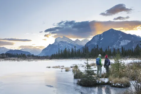 From Banff: Lake Louise & Banff Upper Hot Spring Tour