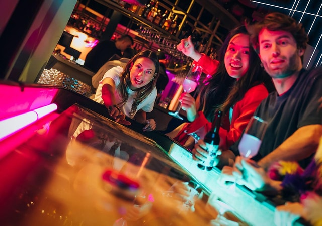 Amsterdam: The All Out - No.1 Activity Bar