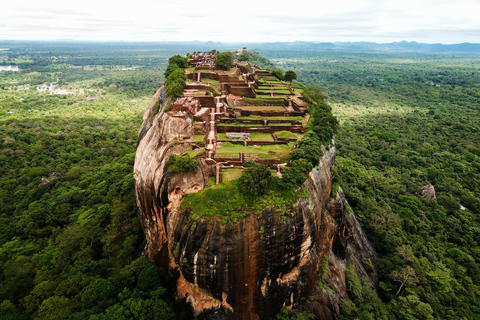 Habarana: Polonnaruwa, Sigiriya and dambulla day tour