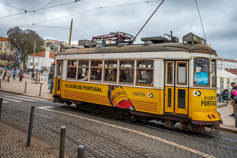 Lisboa: Ticket de entrada al tranvía 28 con audioguía y pase de 24 horas