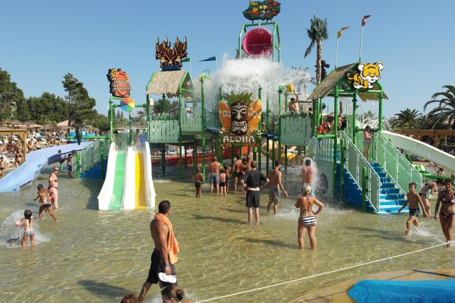 Visit Cap D’Agde: Aqualand Water Park Entry Ticket in Agde